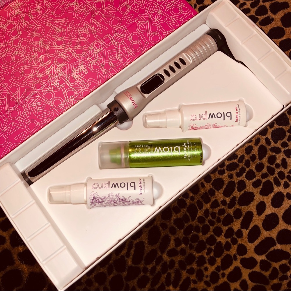 BLOWPRO CURLING WAND W/ PRODUCTS